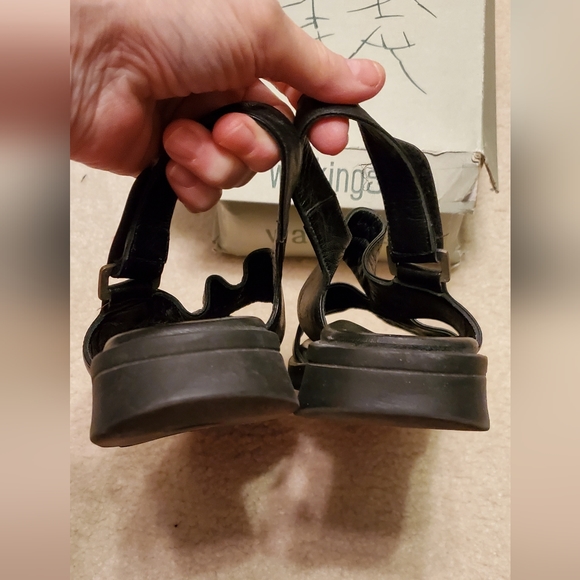 Walking Co. Women's Black Sandals w/ Original Box - Picture 15 of 16